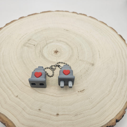 3d printed connecting love plug keychains!